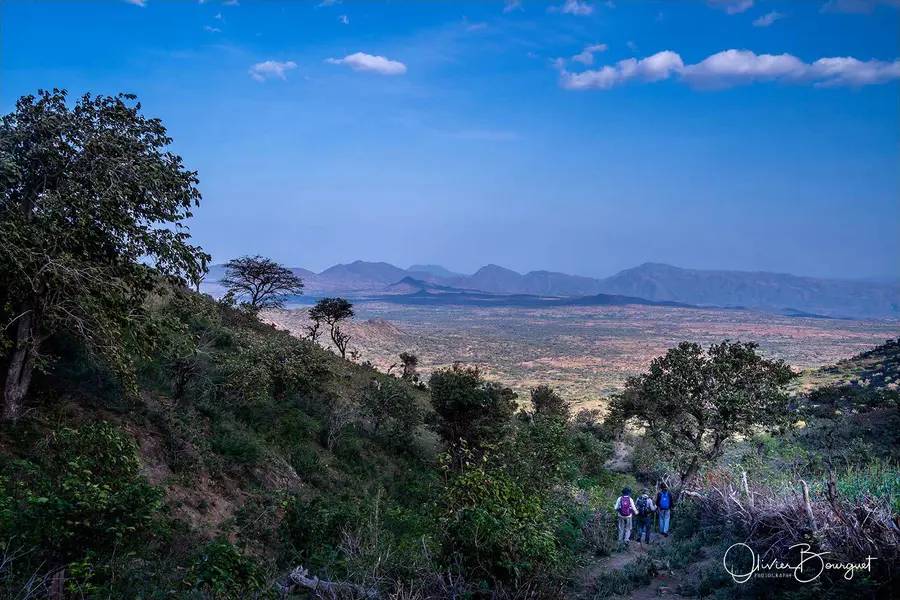 Éthiopie sud, voyage trek : éthiopie sud, omo valley, trekkeurs, paysage, photo 41 d’Olivier Bourguet