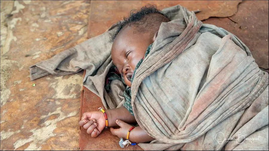 Éthiopie sud, voyage d'auteur décembre 2024 : Vallée de l'Omo, enfant, photo 180 d’Olivier Bourguet